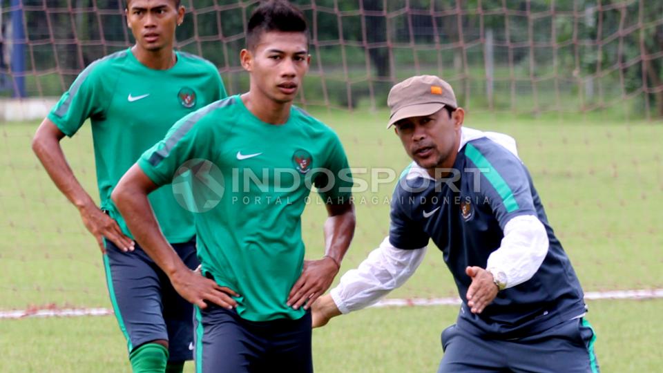 Dalam latihan ini, pelatih Timnas U-22 Aji Santoso menilai para pemainnya banyak yang tidak melakukan instruksinya dengan baik.
